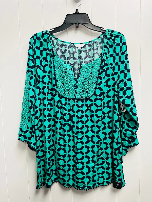 Top Long Sleeve By Crown And Ivy In Black & Green, Size: L